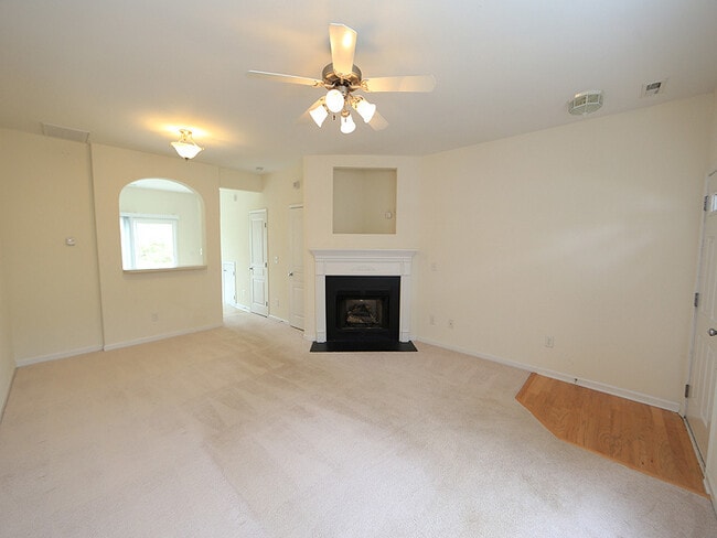 317 Hamlet Park Dr in Morrisville, NC - Foto de edificio - Building Photo