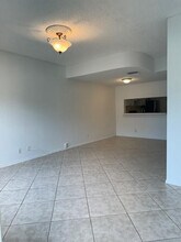 7813 Sanibel Dr in Tamarac, FL - Building Photo - Building Photo