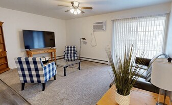 1603 Green Forest Run in Janesville, WI - Building Photo