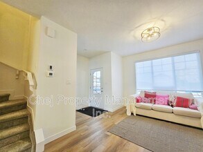 6349 King Wynd SW in Edmonton, AB - Building Photo - Building Photo