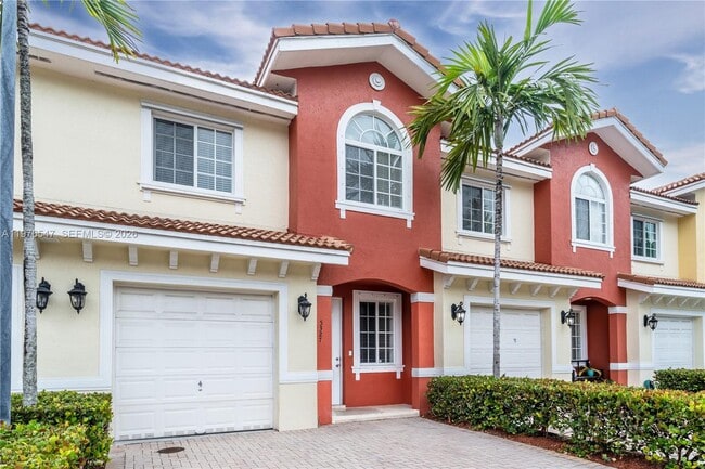 5327 SW 40th Ave in Fort Lauderdale, FL - Building Photo - Building Photo