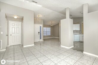 636 Regency Way in Kissimmee, FL - Building Photo - Building Photo