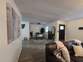 1311 W 19th Terrace in Lawrence, KS - Building Photo - Building Photo