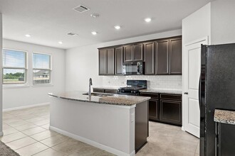 11516 Maple Leaf Way in Manor, TX - Building Photo - Building Photo