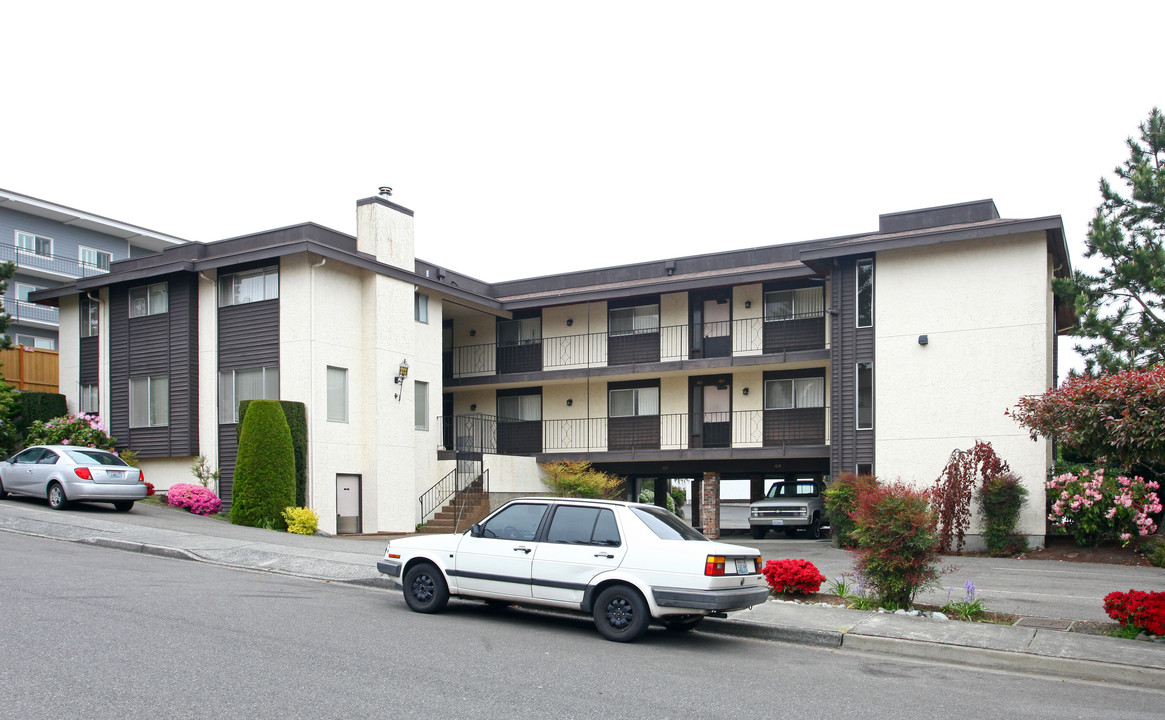 Sea Breeze Apartments in Edmonds, WA - Building Photo