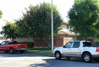 1200 S Sunburst Way in Anaheim, CA - Building Photo - Building Photo