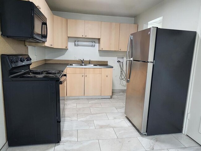 2590 Robin Rd in West Valley City, UT - Building Photo - Building Photo