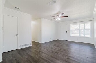 210 Myrtle Ave in Waxahachie, TX - Building Photo - Building Photo
