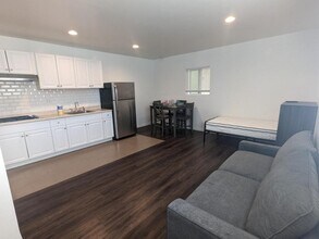 993 Rosecrans St in San Diego, CA - Building Photo - Building Photo
