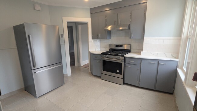 146 Waverley Ave, Unit 146 in Watertown, MA - Building Photo - Building Photo