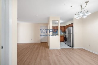 414 Waterford Dr in Edison, NJ - Building Photo - Building Photo