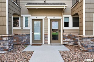 11250 Florence St in Commerce City, CO - Building Photo