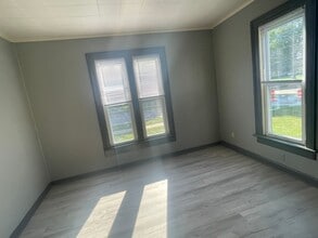 952 Elmwood Ave in Oshkosh, WI - Building Photo - Building Photo