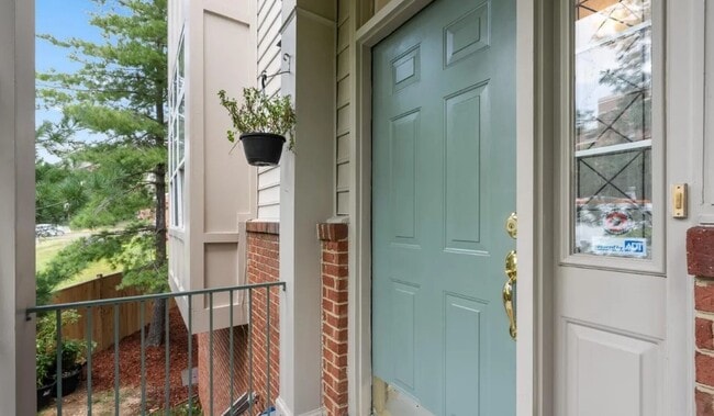 417 Clayton Ln in Alexandria, VA - Building Photo - Building Photo