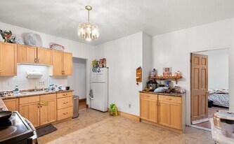 78 Hillside St in Boston, MA - Building Photo