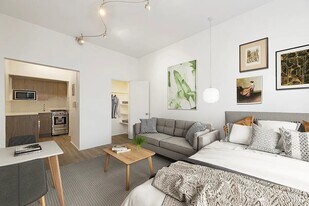 340 W 48th St in New York, NY - Building Photo