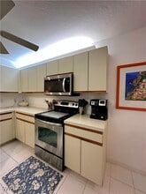 320 Horse Creek Dr in Naples, FL - Foto de edificio - Building Photo