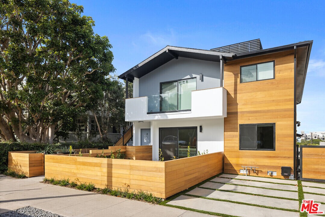 2918 3rd St in Santa Monica, CA - Building Photo