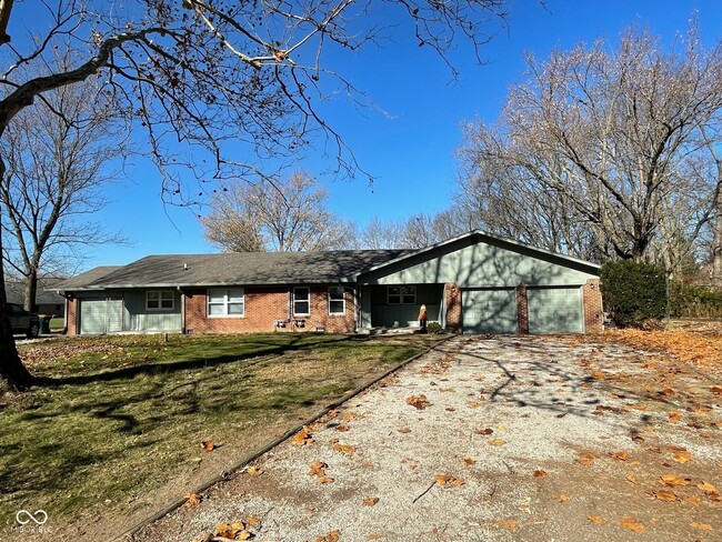 property at 1222 Richfield Ln