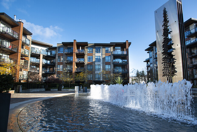 717 3rd St W in North Vancouver, BC - Building Photo - Building Photo