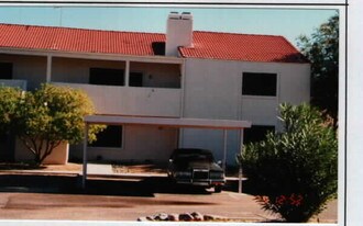 13627 N Hamilton Dr in Fountain Hills, AZ - Building Photo
