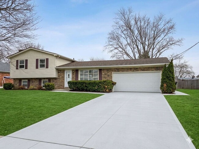 property at 422 Meadow Ln