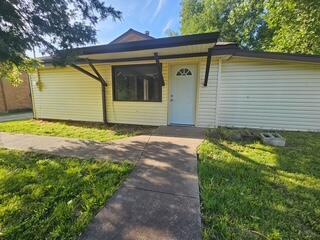 125 E Neosho St in Granby, MO - Foto de edificio