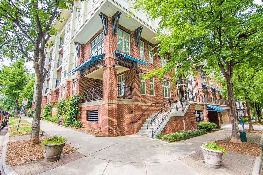 1101 W 1st St, Unit 101 in Charlotte, NC - Building Photo