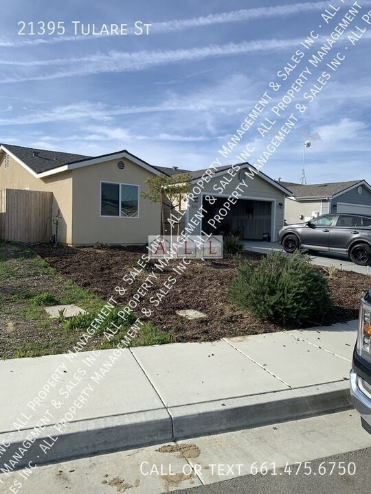 21395 Tulare St in Lost Hills, CA - Building Photo