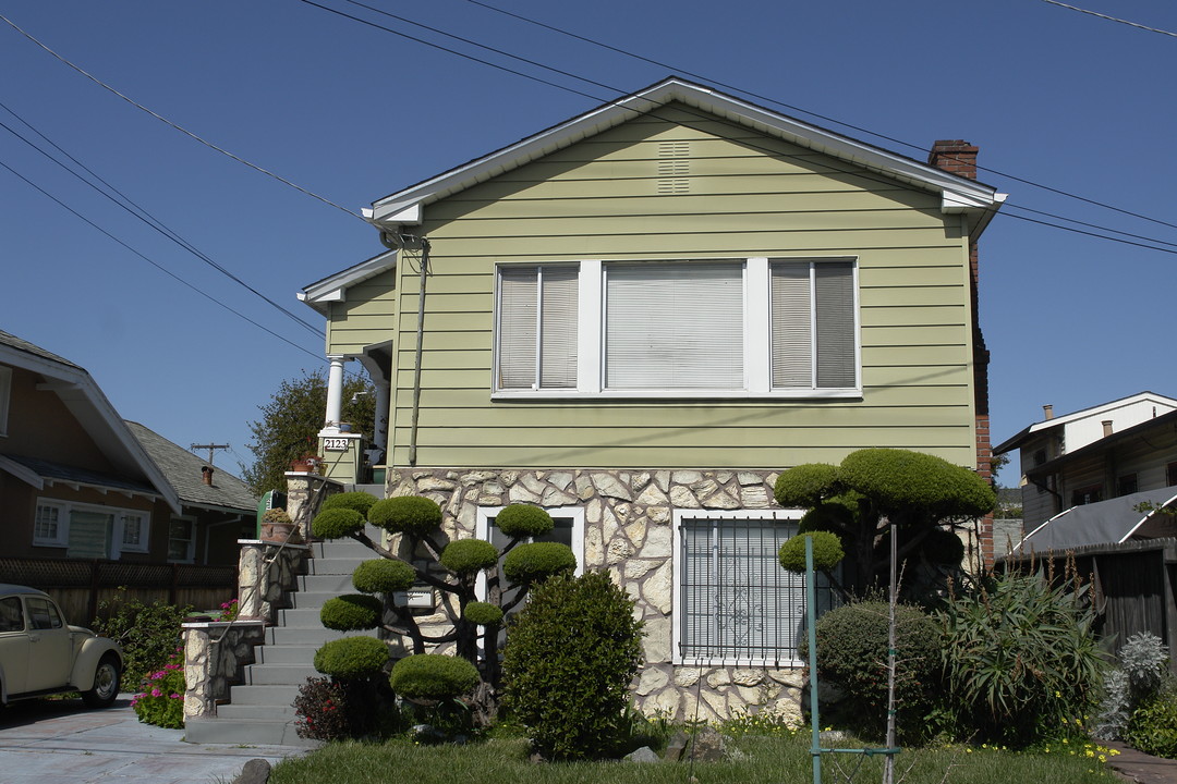 2121-2123 64th Ave in Oakland, CA - Building Photo