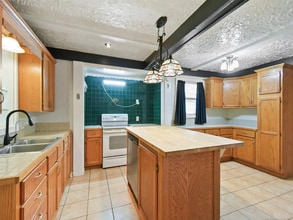 1716 1st Ave SW in Ardmore, OK - Building Photo - Building Photo