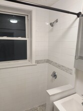 412 Pleasant St, Unit C-6 in Malden, MA - Building Photo - Building Photo