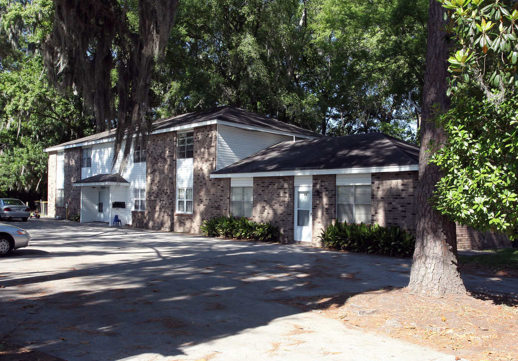 9 Hampstead Ave in Savannah, GA - Building Photo