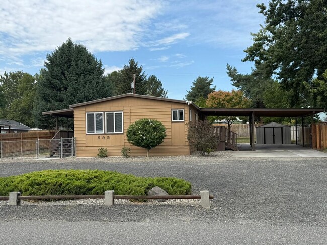 property at 595 N 60th Ave
