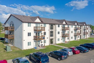 Suite Liv'n - Marshall in Marshall, MN - Building Photo - Building Photo