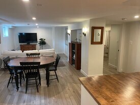 402 N Cleveland St, Unit Basement Apartment in Arlington, VA - Building Photo