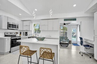 1100 NE 17th Way in Fort Lauderdale, FL - Building Photo - Building Photo