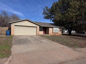 1009 Lapwing Rd in Edmond, OK - Building Photo