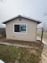 301 W Braden Ave in Hanford, CA - Building Photo - Building Photo