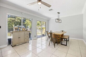 1651 Suwanee Dr in West Palm Beach, FL - Building Photo - Building Photo