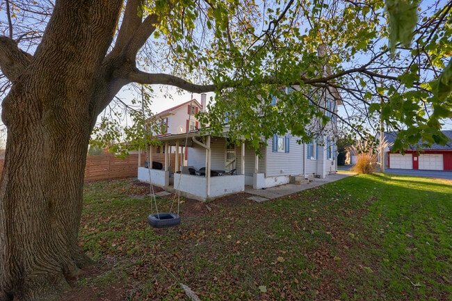 7 Twin Brook Rd in Lititz, PA - Building Photo - Building Photo