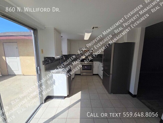 860 N Williford Dr in Porterville, CA - Building Photo - Building Photo