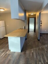 1005 16th St NE, Unit 4 in Willmar, MN - Foto de edificio - Building Photo