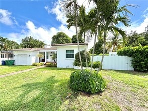 13101 NW Miami Ct in Miami, FL - Building Photo - Building Photo