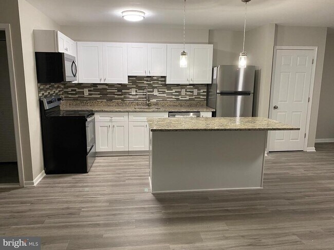 6220 Edsall Rd in Alexandria, VA - Building Photo - Building Photo