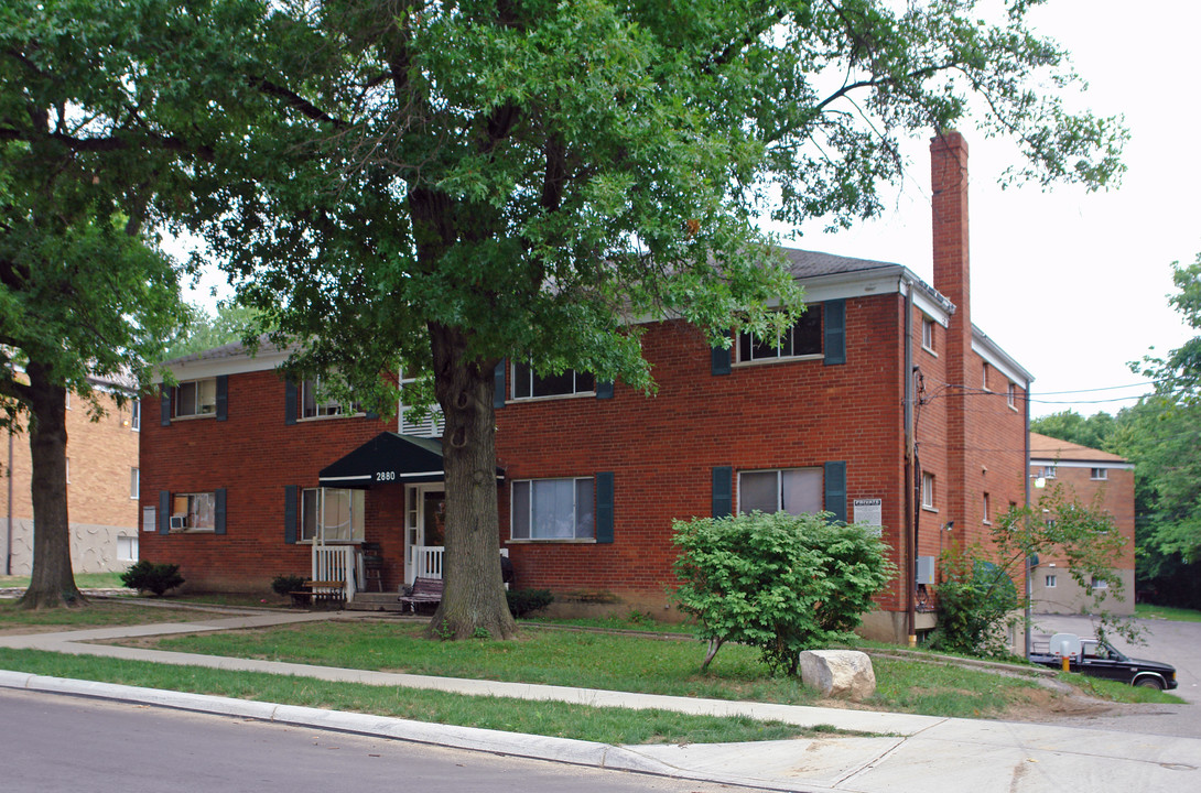 Apple Place Apartments in Cincinnati, OH - Building Photo