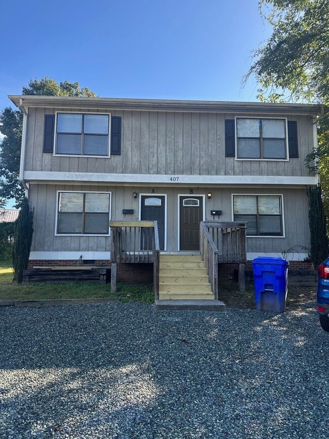 property at 407 S Merritt Mill Rd
