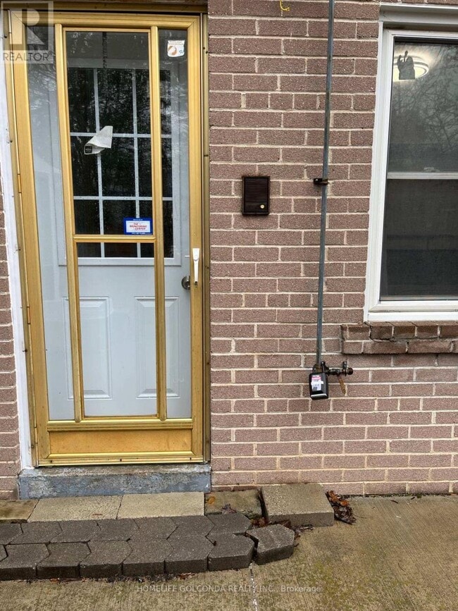 293 Dunforest Ave in Toronto, ON - Building Photo - Building Photo