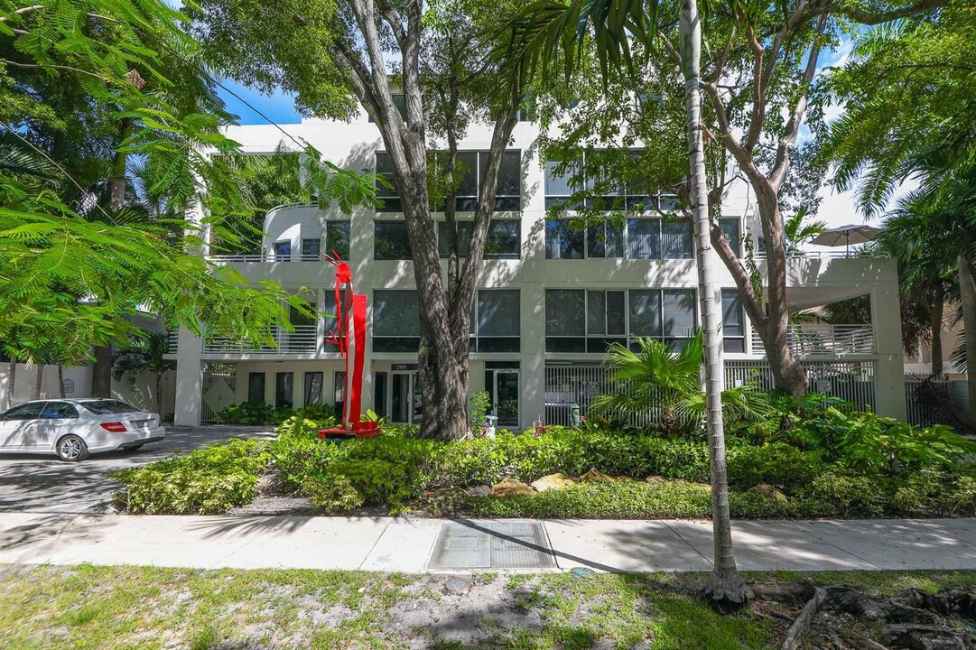 2100 Brickell Ave, Unit 404 in Miami, FL - Building Photo