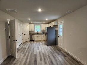1216 12th St NE in Hickory, NC - Building Photo - Building Photo